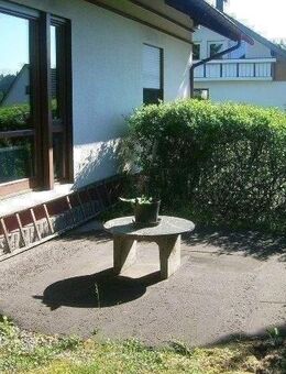 Wohnhaus mit 2 Garagen und PKW-Stellplatz in Loßburg - Betzweiler! - Loßburg