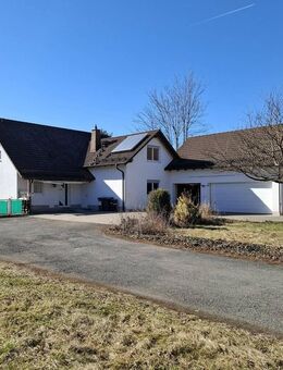 Klassisches Zweifamilienhaus in angenehmer Lage - Michelau (Oberfranken)