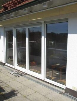 Seltene Gelegenheit - unterhalb des Hohentwiels: großzügige Penthouse-Wohnung über den Dächern von Singen zu vermieten - Singen (Hohentwiel)