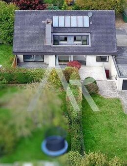 Elegante Stadtvilla in Jülich überzeugt mit ruhiger Lage, sonnigem Grundstück, Galerie und eigenem Pool - Jülich