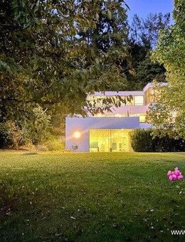 Aussergewöhnliche Architektenvilla im Bauhausstil mit Pool inkl. Einliegerwohnung ! - Obergriesbach