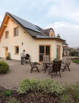 Vermietetes Einfamilienhaus mit Pool in ruhiger Lage bei Rostock - Kröpelin