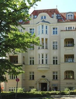 Vermietete Dachgeschosswohnung am Kolberger Platz - Berlin