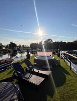 LUXUS Hausboot - 3 Etagen - 100m² Wohnen + 120 m² SONNENTERRASSE - Kamin, Kino, komplett individuell - Sagard