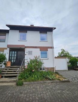 Reihenendhaus mit Garten, Garage in Landau-Queichheim - Landau (Pfalz)