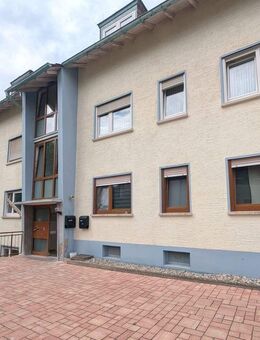 Zentral und dennoch ruhig: Helle Souterrainlage mit Terrasse zum Wohlfühlen - Germersheim