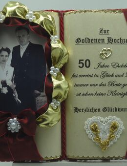 Handgefertigtes Deko-Buch zur Goldenen Hochzeit für Foto mit Holz-Buchständer - Pressath