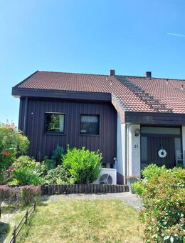 Doppelhaushälfte in bester, unverbaubarer Lage von Adelsdorf-Aisch mit 200m2 Wohnfläche und gr. Garten - Adelsdorf
