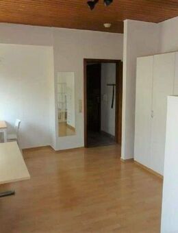 Möbl. Singlewohnung mit Tageslichtbad in verkehrsgünstiger Lage - Ludwigshafen (Rhein)