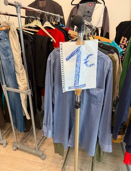 Altkleider Kleidungen Hosen Jacken Schuhe - Hamburg