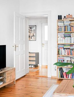 Historischer Charme: 2 Zimmer Altbauwohnung mit Südbalkon - Berlin