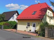 Einfamilienhaus mit Garage + provisionsfrei + - Spangenberg