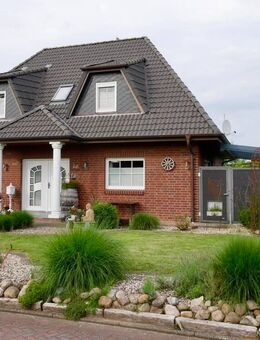 Wohnen und Wohlfühlen: Einfamilienhaus mit Gartenparadies - Brunsbüttel