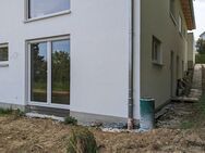 3-Zimmer-Souterrain-Einliegerwohnung mit Einbauküche und Terasse als Erstbezug - Herrenberg