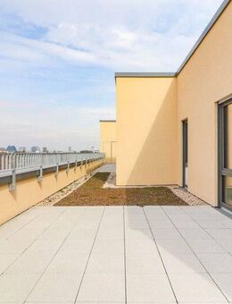 Luxuriöses Penthouse mit sonniger Dachterrasse, moderner Einbauküche und Tiefgaragenstellplatz - Frankfurt (Main)