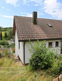 Top gelegenes Baugrundstück mit Einfamilienhaus und 2 Garagen in Böblingen - Tannenberg - Böblingen