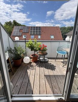 Traumhafte Dachgeschosswohnung mit Dachterrasse und Blick ins Grüne - mit Stellplatz und Carport - Aichach