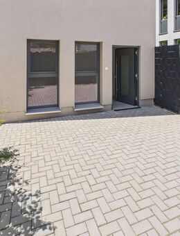 Möbliertes 1-Zimmer-Appartement mit Terrasse in zentraler Lage (Bahnhofsnähe) zu vermieten - Erfurt