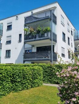 Vermietete, großzügige und neuwertige 2-Zimmer Erdgeschosswohnung mit Gartenanteil - Weingarten
