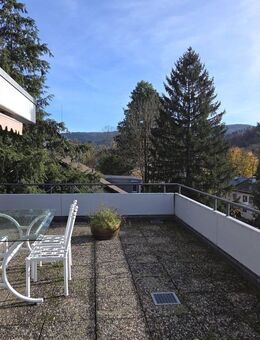großzügig geschnittene Dachgeschosswohnung mit Panoramablick - Baden-Baden