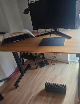 Höhenverstellbarer Schreibtisch - Leverkusen