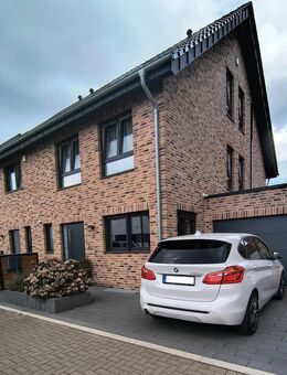 Hochwertige Doppelhaushälfte mit Sauna, Klimaanlage und Designküche - Neuss