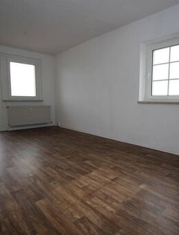 **3-Zimmer-Wohnung im Dachgeschoss mit fantastischer Aussicht zu vermieten** - Rosenbach (Vogtland)