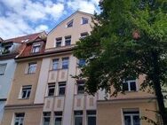 Schöne, gut gelegene 3-Zimmer-Altbauwohnung in Nürnberg-Bleiweiß mit kleinem Balkon, Kfz-Stellplatz wahlweise - Nürnberg