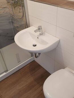 Was will man mehr? - Hochwertige Einbauküche und brandneues Bad - Flöha