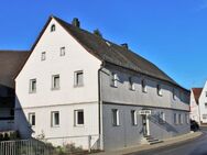 Wohnraum in Hülle und Fülle! Stattliches, historisches Wohnanwesen im Zentrum von Neunkirchen am Brand - Neunkirchen (Brand)