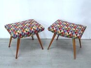 Zwei 50er Sitz Hocker, neuer Bezug farbenprächtig, Mid Century Modern - Sinzig