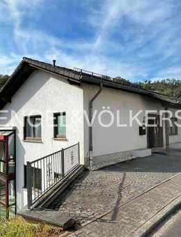 Großzügiges ZFH mit Fernblick, großem Grundstück und PV-Anlage - Balduinstein