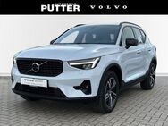 Volvo XC40, B4 Benzin Plus Dark 18 Allwetter HarmanKardon, Jahr 2024 - Iserlohn