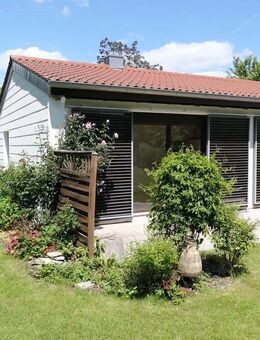 Geräumiger Bungalow (erweiterbar) auf parkähnlichem Grundstück - Ismaning