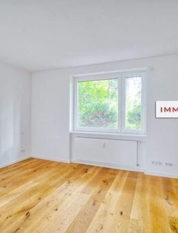 IMMOBERLIN.DE - Toplage am Park! Komfortable Wohnung mit Südwestterrasse & Garage - Berlin