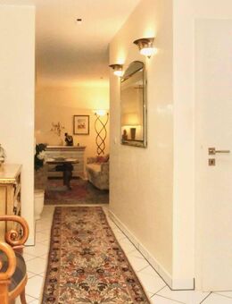 Erdgeschosswohnung mit Terrasse & 2 TG Stellplätzen in Langenfeld - Langenfeld (Rheinland)