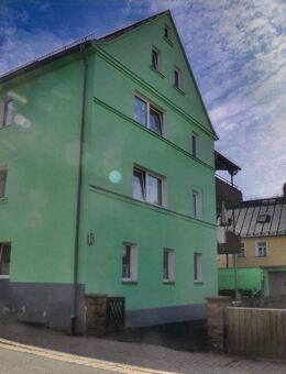 Anleger-Glück: Dreifamilienhaus mit Vollbesetzung - Selb