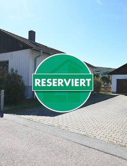 Wohnen auf einer Ebene! Bungalow mit Doppelgarage in Berching - Berching