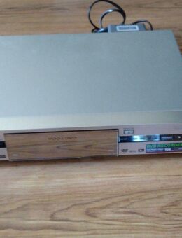 Panasonic PANASONIC DVD Recorder DMR-E500H Fernbedienung Eingebaute 400GB Harddisk. Aufnahmemodus, bis 709 Stunden. - Dübendorf