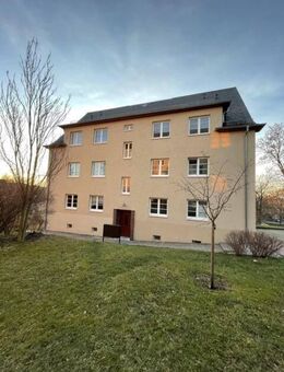 Objekt-Nr.: 2723 - Gemütliche vermietete 2-Zimmer-ETW im 2. OG mit Wanne in beliebter Wohnlage "Gartenstadt" in Plauen - Plauen