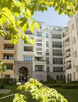 Bezugsfreie Wohnung beim Kollwitzplatz mit TG-Stellplatz - Berlin