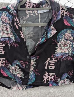 Bershka Crop Bluse S – Schwarze Satinbluse - Darmstadt