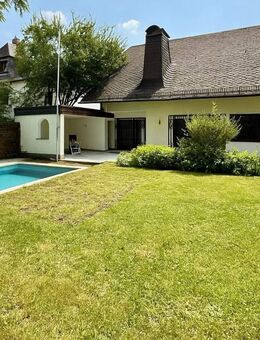 Repräsentativ und top gepflegt: Exclusive kleine Villa in Offenbach-Buchrain! - Offenbach (Main)