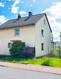**Keine Käuferprivison**Gepflegtes Ein- bis Zweifamilienhaus mit großem Grundstück - Morschen