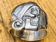 Big Pyrate Logo Ring von Pyrate Style Hamburg Totenkopf m Ohrring in 50672