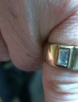 333 Gelbgoldring mit 1 grossen und 3 kl.Zirkonen,Ringgrösse 17,2 mm 54 mm,gestempelt 333 und F - München