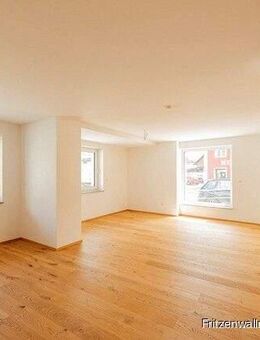 Durchdacht gestaltete Erdgeschosswohnung mit eigenem Zugang und Außenbereich - Babenhausen (Bayern)