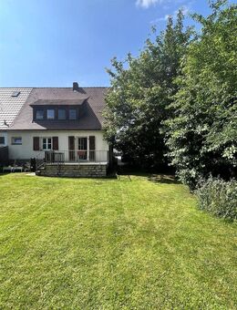 Igensdorf- Altbewährtes sucht nach neuer Nutzung! Gut geschnittenes Haus plus Potential für mehr, z.B. Modulhaus, samt attraktivem, sonnigem Gart - Igensdorf
