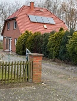 Einfamilienhaus mit Garten und Garage unweit vom Wasser! - Wiek