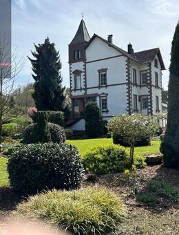 Kleine Villa mit Einliegerwohnung und prachtvollen Grundstück - Mürlenbach - Mürlenbach